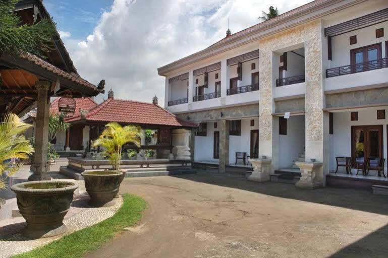 Puri Jayaraja Guest House Kuta Lombok Kültér fotó